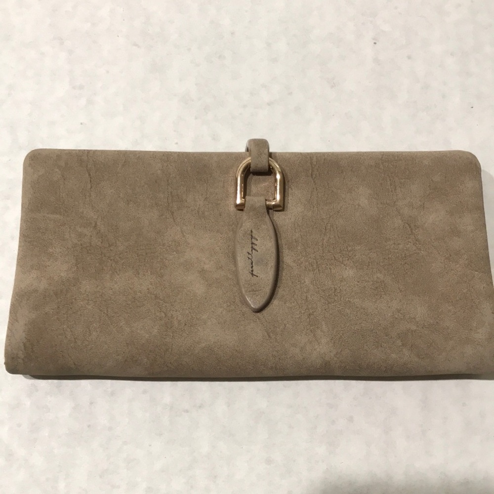PRETTZYS Faux Suede Wallet